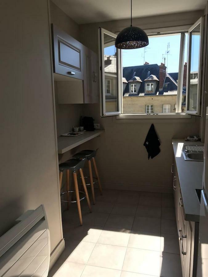 Appartement De Charme En Plein Coeur Du Centre Ville De Compiègne Eksteriør bilde